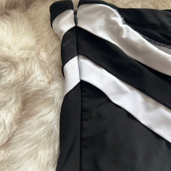 Strapless Black and white top with side zipper - Picture 2 of 4